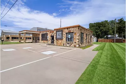 190 N Main Street, Rhome, TX 76078 - Photo 2