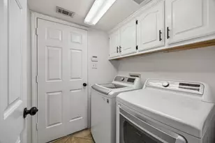8608 Mill Creek Rd, Irving, TX 75063 - Photo 22