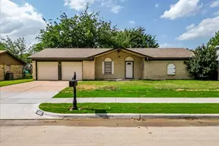 6605 Summertime Ln, Watauga, TX 76148 - Photo 2