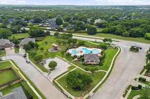 1385 Litchfield Ln, Burleson, TX 76028 - Photo 36