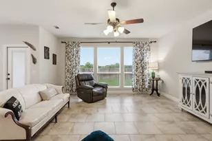 1385 Litchfield Ln, Burleson, TX 76028 - Photo 16