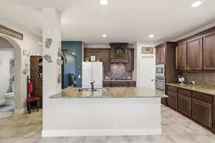 1385 Litchfield Ln, Burleson, TX 76028 - Photo 8