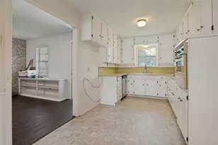 1121 Billie Ruth Ln, Hurst, TX 76053 - Photo 10