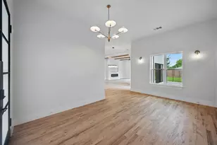 1224 S Pine St, Grapevine, TX 76051 - Photo 2