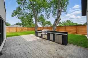 1224 S Pine St, Grapevine, TX 76051 - Photo 32