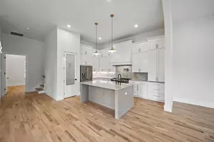 1224 S Pine St, Grapevine, TX 76051 - Photo 12
