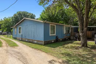 107 Syble Jean Dr, Burleson, TX 76028 - Photo 2