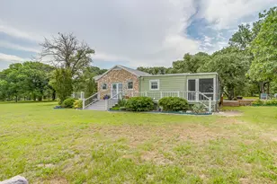 211 Silver Acres Rd, Azle, TX 76020 - Photo 2