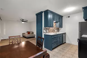 1421 S 12th St, Waco, TX 76706 - Photo 6