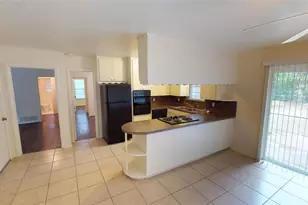 1705 Crescent St, Denton, TX 76201 - Photo 2
