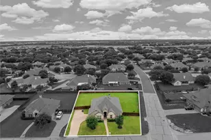 1013 Steamboat Dr, Hewitt, TX 76643 - Photo 2