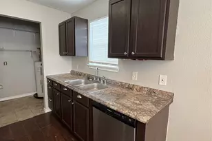 616 N 7th St, Midlothian, TX 76065 - Photo 6