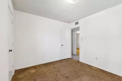122 Cimarron Lane, Arlington, TX 76014 - Photo 18