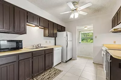122 Cimarron Lane, Arlington, TX 76014 - Photo 4