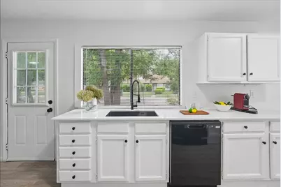 7101 Hardwood Trail, Dallas, TX 75249 - Photo 8