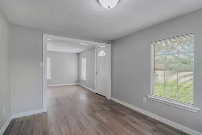 627 E Pacific Street, Sherman, TX 75090 - Photo 6