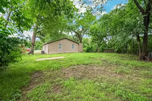 627 E Pacific St, Sherman, TX 75090 - Photo 24