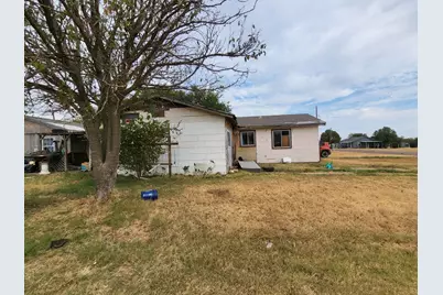 501 N Lincoln Avenue, Electra, TX 76360 - Photo 1