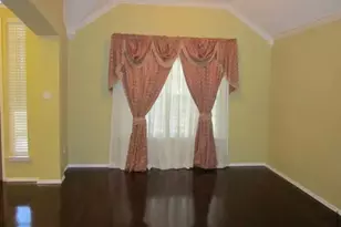 3844 Gillespie Dr, Carrollton, TX 75010 - Photo 6