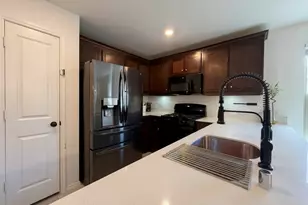 14033 Earlham St, Pilot Point, TX 76258 - Photo 18