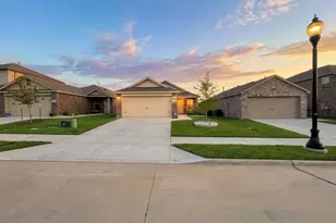 14033 Earlham St, Pilot Point, TX 76258 - Photo 2