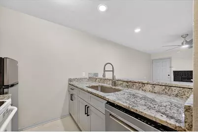 1810 N Garrett Avenue #124, Dallas, TX 75206 - Photo 4