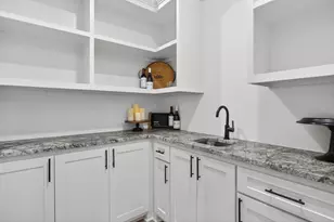 1512 Northcrest Ct, Fort Worth, TX 76107 - Photo 12