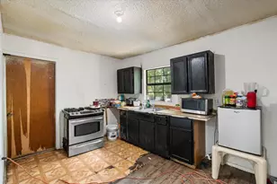 2118 W 12th Ave, Corsicana, TX 75110 - Photo 8