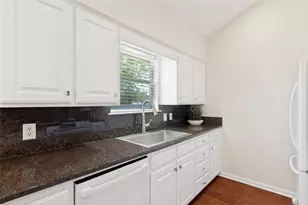 7305 S Meadow Dr E, Fort Worth, TX 76133 - Photo 6