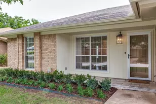7305 S Meadow Dr E, Fort Worth, TX 76133 - Photo 2