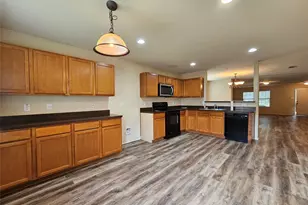 1829 Nightingale Dr, Aubrey, TX 76227 - Photo 4