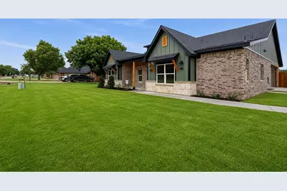 3201 Walnut Creek Parkway, Granbury, TX 76049 - Photo 2