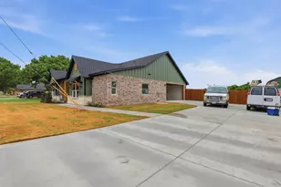 3201 Walnut Creek Pkwy, Granbury, TX 76049 - Photo 2