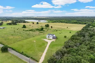 1097 Oak Knoll Ln, Elm Mott, TX 76640 - Photo 2