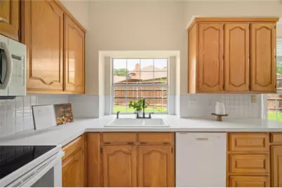 2620 Tallow Drive, Euless, TX 76039 - Photo 8