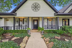 2012 Cripple Creek Ln, Lewisville, TX 75077 - Photo 2