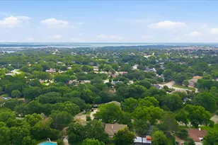 2012 Cripple Creek Ln, Lewisville, TX 75077 - Photo 34