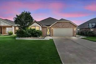 945 Jodie Dr, Weatherford, TX 76087 - Photo 1