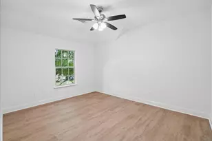 2407 Laguna Ln, Arlington, TX 76012 - Photo 26