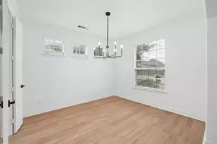 2407 Laguna Ln, Arlington, TX 76012 - Photo 6