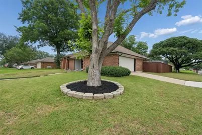 5600 Bogota Drive, North Richland Hills, TX 76180 - Photo 2