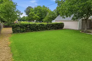 321 S Main St, Irving, TX 75060 - Photo 28