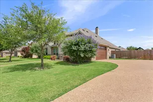 310 Desert Sky Dr, Waco, TX 76657 - Photo 2