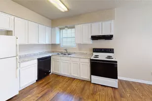 218 Renfro St, Grand Prairie, TX 75051 - Photo 8