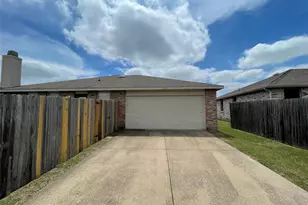 2912 Crimson Clover Dr, Lancaster, TX 75134 - Photo 4