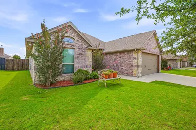 123 Donna Circle, Granbury, TX 76049 - Photo 2