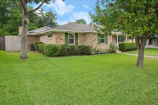 8426 Baumgarten Dr, Dallas, TX 75228 - Photo 2
