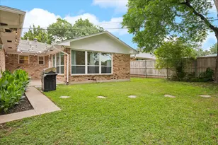 8426 Baumgarten Dr, Dallas, TX 75228 - Photo 34