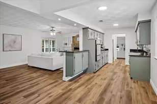 8426 Baumgarten Dr, Dallas, TX 75228 - Photo 18