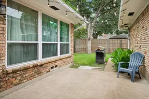 8426 Baumgarten Dr, Dallas, TX 75228 - Photo 36